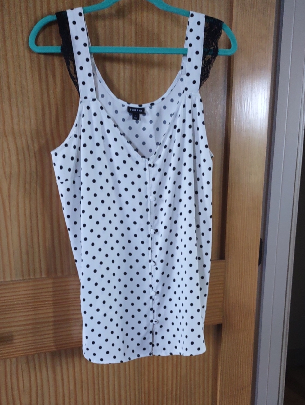 1X Torrid White and Black Polka Dot Button-Front Tank with Lace Straps